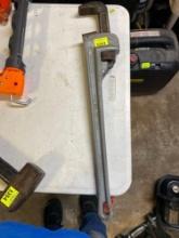 Pipe wrench