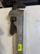 Pipe wrench size in photo