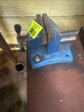 Bench vice