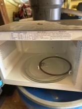 Microwave Condition unknown PICK UP IS ON DAY 2 ONLY