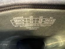 Boots size in photos