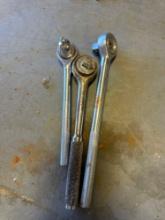 Ratchet wrenches