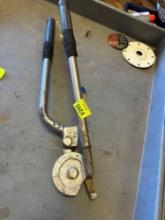 Swivel handle tube benders