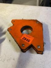 Magnetic welding holder