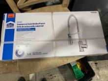 Pull down sink faucet