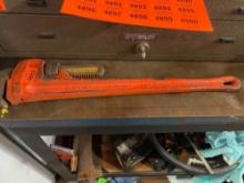 Pipe wrench