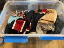 Tote with clothes