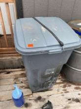 Trash can