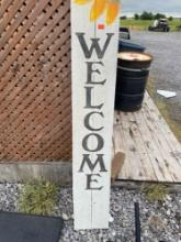 Welcome sign measurements in photos