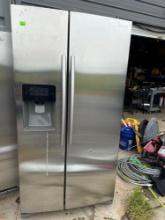 Samsung refrigerator Condition is unknown Buyer to bring help to load