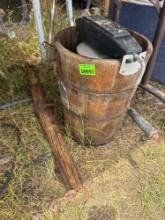 Hand crank ice cream maker