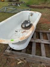 Cast iron tub and bathroom sink Buyer Must bring help to load