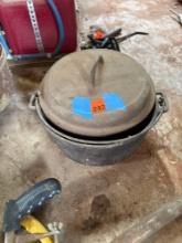 10 in cast iron Dutch oven