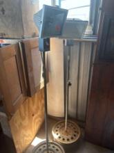 (2) halogen work lights on stands