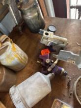 Hvlp gravity feed gun and regulator
