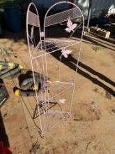 Corner wire shelf