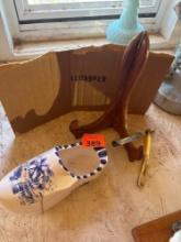 Ceramic clog Edmond Roffler straight razor