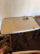 fold up plastic table