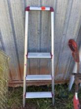 Three step aluminum folding ladder