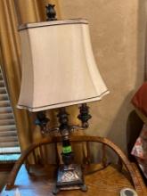 2 matching lamps