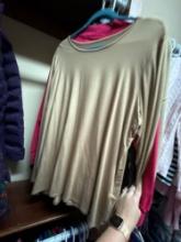 womens clothes see size and brand in photo
