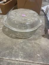 Libbey Orchard fruit casserole dish w/ lid