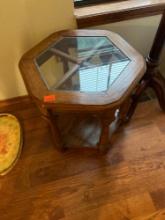 Glass end table Measurements in photos Buyer responsible loading and moving