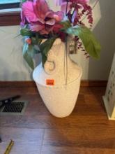 Flower arrangement in ceramic vase Measurements in photos