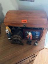 Chest with rope knots on front, wall decor with rope knots and seamen figurings