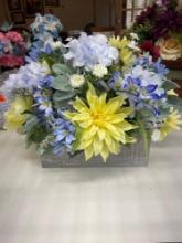 Flower arrangement with vase