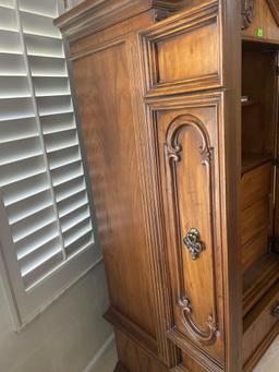 armoire stand