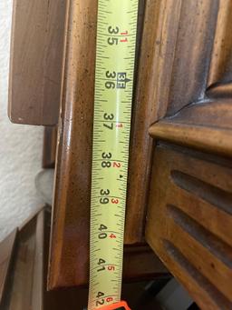 armoire stand