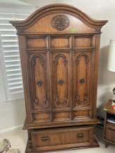 armoire stand