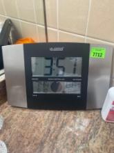 digital weather/calendar clock