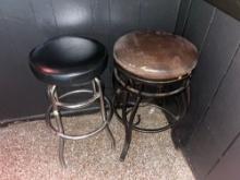 2 bar stools