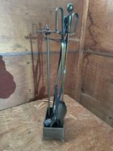 Fireplace tool set