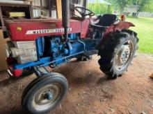 Massey-Ferguson tractor *BUYER IS RESPONSIBLE FOR LOADING*