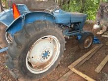 Ford tractor *BUYER IS RESPONSIBLE FOR LOADING*