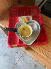 El Taco tray, heart pans,yellow enamel pan