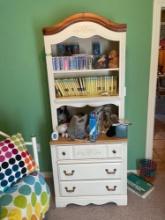 Matching dresser set, contents are not included. Please bring help to move