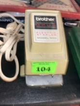 Electric stapler
