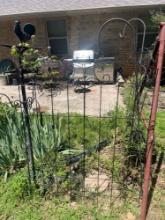 Yard trellis