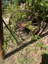 Metal wagon wheel