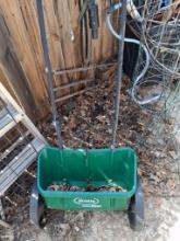 Yard spreader