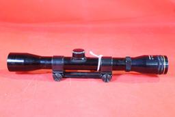 Western Field 4x32 rifle scope with fine crosshairs and rail and scope rings. Used in good