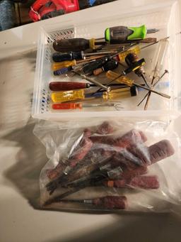 Miscellaneous screwdrivers. Used.