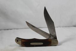 Schrade Old Timer two blade folding Hunter. Model 25OT with 4.0 inch blades. Saw cut Delrin scales.