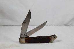 Schrade Old Timer two blade folding Hunter. Model 25OT with 4.0 inch blades. Saw cut Delrin scales.