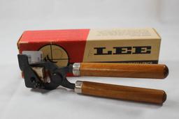 One Lee wood handle single cavity bullet mold 195 gr SWC, .410 Used in box.