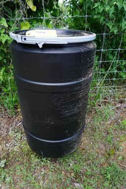Plastic barrel deer feeder with legs,